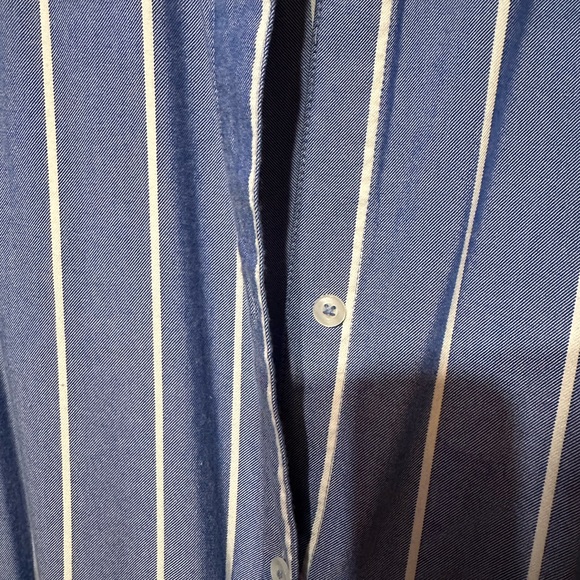 Women’s Tahari Button-up blouse - Picture 4 of 4